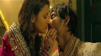 Parineeti chopra back to back kissing Sushant Singh Rajput